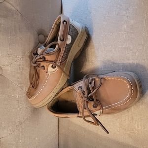 EUC Kids size 11.5 sperrys, tan, cream